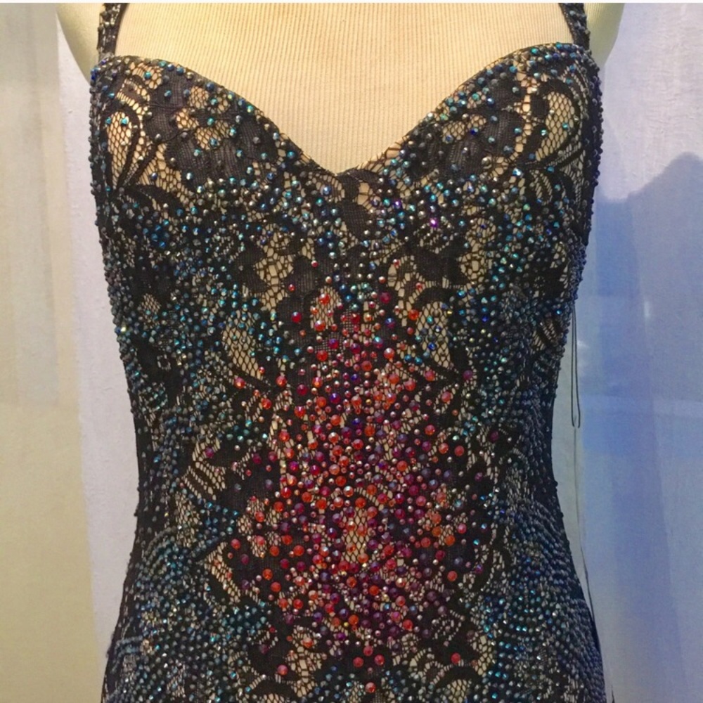 Elegant Black and Gold Halter Dress - Picture 6 of 7